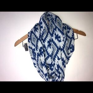 Zoozatz‎ UK infinity Scarf Blue & White OS